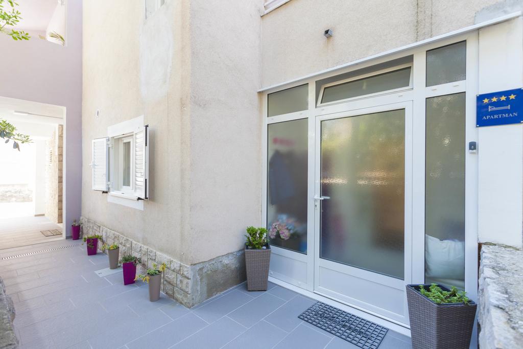 Apartmani Marina Makarska Exteriör bild
